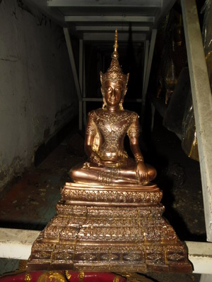พระพุทธวัดหน้าพระเมรุอยุธยาหน้าตัก 5 นิ้วสมโภช 500 ปี