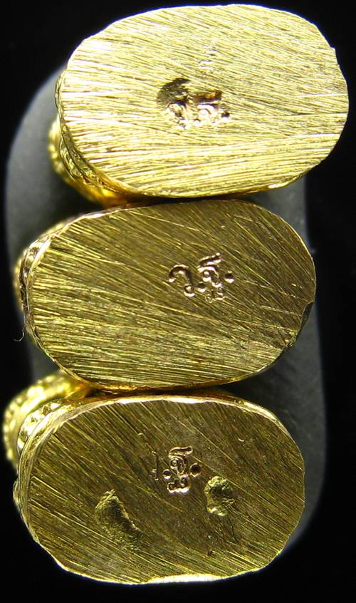 **เสือจิ๋ว หลวงพ่อเพี้ยน ที่เดียว 3 ตัว เนื้อฝาบาตร ราคาเบาๆ เคาะเดียวแดง 220 บาท**WB41