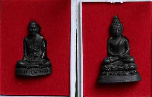 รูปหล่อหลวงปู่คำพันธ์ + พระพุทธศักดิ์สิทธิ์ 1 ชุด เคาะเดียว