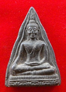 +++พระเนื้อดำ หลังยันต์ ไม่ทราบที่+++