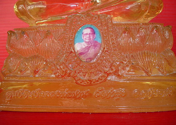 * * พระบูชาแก้วใสหลวงพ่อฤาษีลิงดำ วัดท่าซุง หน้าตัก 5 นิ้ว สภาพสวยค่ะ * *