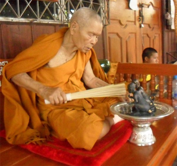 สี่หูห้าตา ครูบาพรรณ วัดพระบาทห้วยต้ม ศิษย์เอกครูบาวงศ์