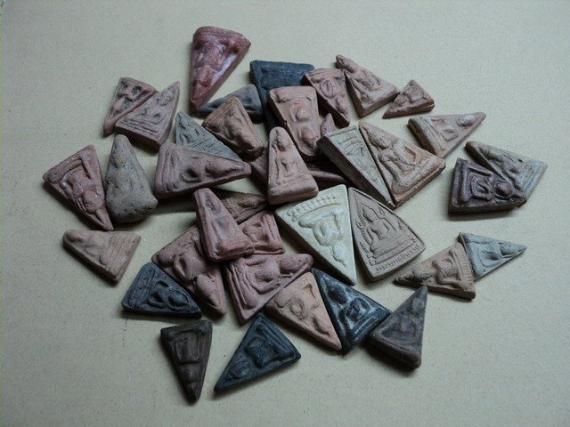 นางพญากองนี้  50  บาทคะ 