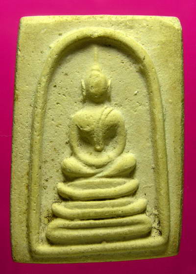 สมเด็จหลวงปู่จันทร์ วัดศรีเทพ จ.นครพนม รุ่นแรก ปี 2500 เนื้อหามวลสารดีมากๆ เนื้อจากมีเนื้อพระสมเด็จบ