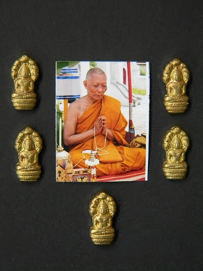 พระนาคปรกจ้อยเนื้อทองเหลือง 5 องค์ ลพ.สาคร วัดหนองกรับ ( ชุดที่ 4 ) ราคาเบาๆๆๆครับ