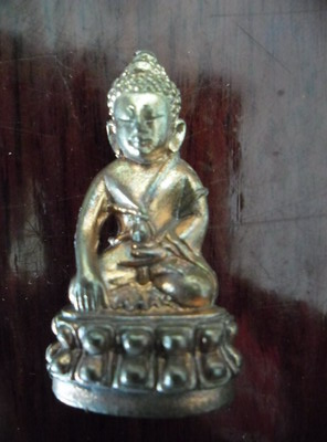 กริ่งหลวงวัดสุทัศน์เนื้อนวะยกกล่อง 100 องค์ถูกกว่าราคาจอง
