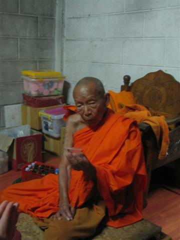 แหวนนางรอดเข้าหอ ครูบาบุดดา วัดหนองบัวคำ จ.ลำพูน ราคาพิเศษ
