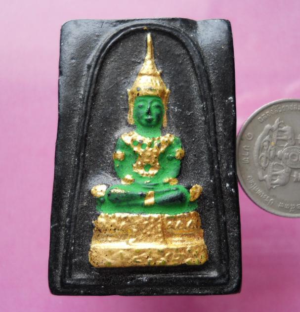 พระแก้วมรกตเนื้อผง ลงรักปิดทอง เจ้าคุณนรฯ ออกวัดศีลขันธารา  จ.อ่างทอง  ปี ๒๕๑๓  สภาพสวย   
