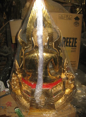 พระพุทธชินราชเนื้อกะไหล่ทองหน้าตัก 9 นิ้วหมายเลข 4