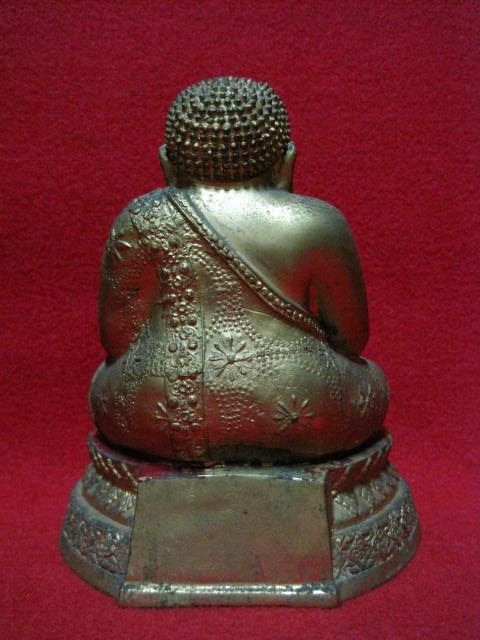 5 นิ้ว หลวงปู่โต๊ะ อฐิษฐานจิต  ครับ