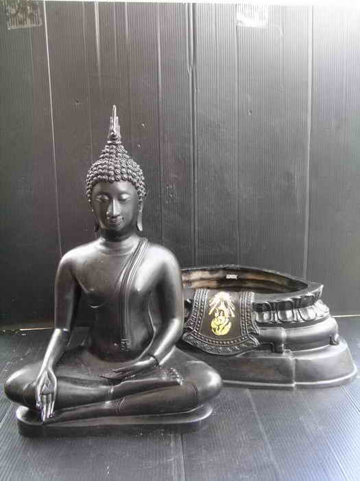 พระบูชากฐินต้น ภปร. วัดเทวสังฆาราม (วัดเหนือ((ย้อนยุค)))) หน้าตัก9นิ้วครับ