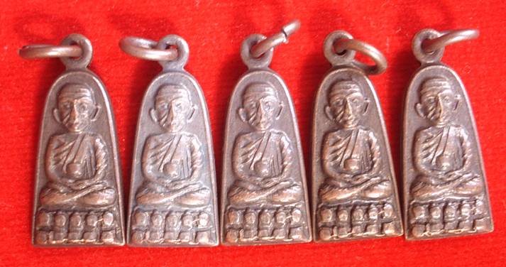 5องค์ หลวงปู่ทวด ปี08 รุ่นทะเลซุง เนื้อทองแดง (พิมพ์นิยมจมูกแตก)  