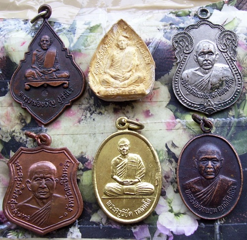 รวมเหรียญพระเจิ พระผง 60 ชิ้น....R1003