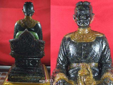 พระบูชาเจ้าพ่อพระยาแล ขนาดกว้าง 6 นิ้ว ยาว 7 นิ้ว สูง 12 นิ้ว ปี 2538 มีกรอบแก้ว