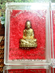 รูปหล่อเทพประทานพร 6 องค์ ครับ เริ่มต้นที่4000 บาทครับ ใครไวใครได้ครับ