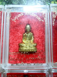 รูปหล่อเทพประทานพร 6 องค์ ครับ เริ่มต้นที่4000 บาทครับ ใครไวใครได้ครับ