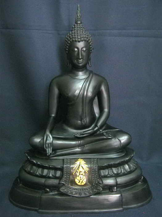 พระบูชากฐินต้น ภปร. วัดเทวสังฆาราม (วัดเหนือ)((((ย้อนยุค)))) ปี พ.ศ.2506 ขนาดหน้าตัก 9 นิ้วครับ