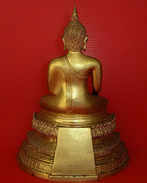 * พระบูชาหลวงพ่อวัดไร่ขิง จ.นครปฐม รุ่นเก่า กะไหล่ทอง หลjอหนา สวยมากค่ะ * 