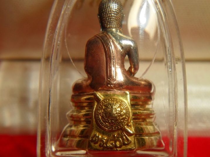 หลวงพ่อโสธร กรมตำรวจ--- 3k ---สวยงามมาก