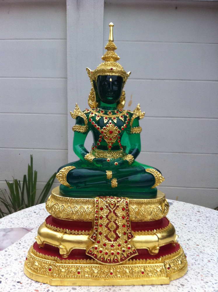 @@@ พระแก้วมรกต ทรงเครื่องฤดูร้อน ปิดทองแท้หน้าตัก9นิ้ว สวย งามมากๆๆๆครับ