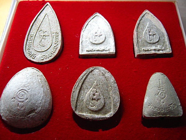 พระกล่องแท้ หลายอง ไม่ทราบออกที่ไหนครับ 100 ฿ รวมส่ง