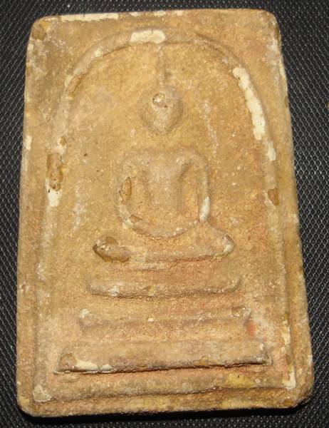 วัดใจ...สมเด็จกรุ ขุนอินทประมูล พิมพ์พระประธาน ฐานหนุน (มีเส้นผ้าทิพย์)เคาะเดียวแดง . . . 23