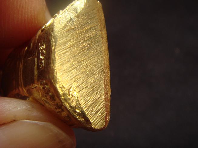 พระปั้มรูปเหมือนรุ่นอายุยืนออกวัดแจ้งนอก ปี 2553เนื้อทองฝาบาตร 278 งดงามดั่งทองคำ