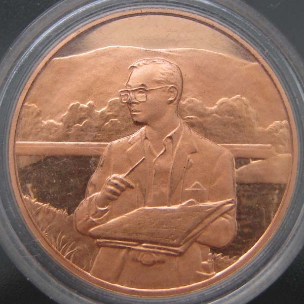 เหรียญ 6 รอบ ในหลวง เนื้อทองแดงปัดเงาพ่นทราย สวย