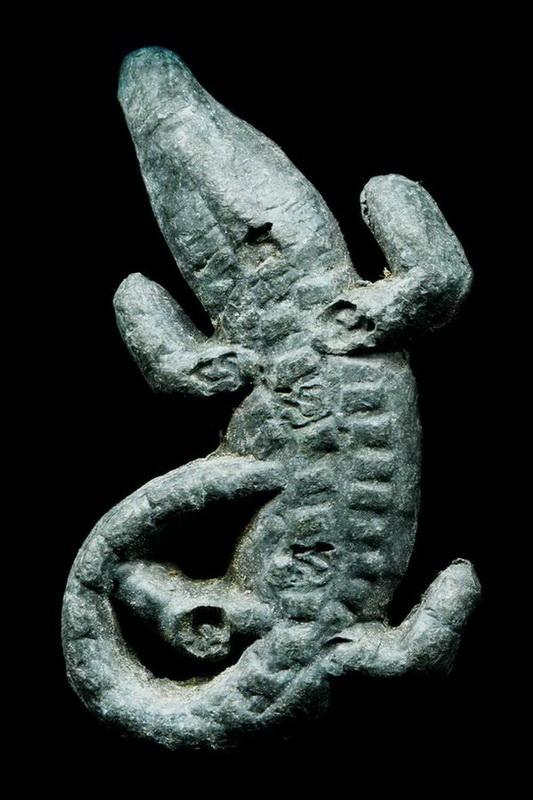 ถูกสุด สะดุดใจ...จรเข้หลวงพ่อสนิท วัดลำบัวลอย จ.นครนายก รุ่น 2 หัวอุ ปี 2518 เนื้อตะกั่ว สวยเดิม