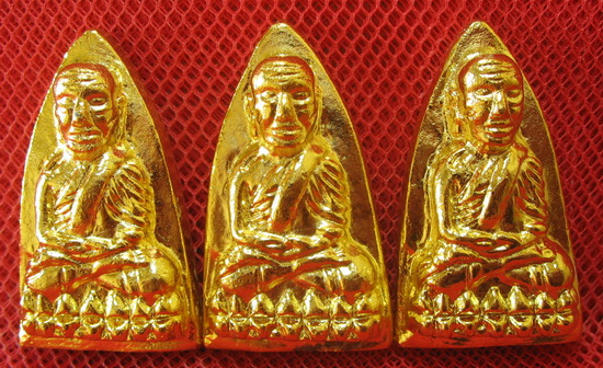 หลวงปู่ทวด พิมพ์เตารีดใหญ่ 3 องค์ เนื้อเปียกทอง วัดในหาน อ.นอง อ.ทอง อ.สุภา ร่วมปลุกเสก ปี 36