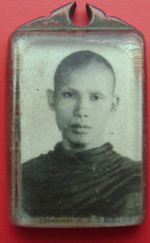 รูปถ่ายหลวงพ่อสุพจน์ วัดศรีทรงธรรม .จนครสวรรค์  (ที่สุดหายากครับ)