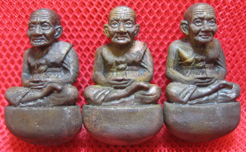 หลวงปู่ทวด พิมพ์เบ้าทุบ เนื้อผิวไฟ 3 องค์ วัดในหาน จ.ภูเก็ต อ.นอง อ.ทอง อ.สุภา ร่วมปลุกเสก ปี 36 