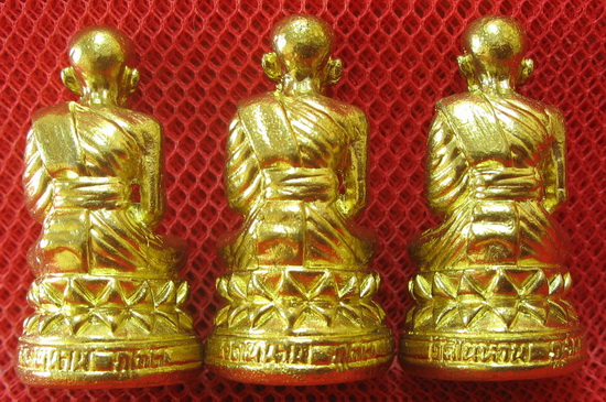 หลวงปู่ทวด พิมพ์บัวรอบ 3 องค์ เนื้อเปียกทอง วัดในหาน อ.นอง อ.ทอง อ.สุภา ร่วมปลุกเสก ปี 36