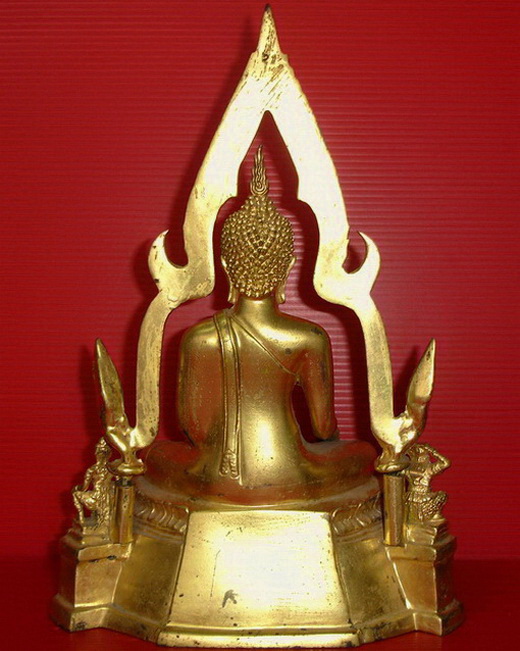 * พระพุทธชินราชบูชา ภปร. ปิดทอง ซุ้มถอดได้ สวยมากค่ะ *