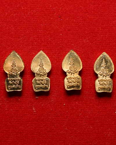 พระปรกใบมะขาม เนื้อทองแดง รุ่น คูณพันล้าน หลวงพ่อคูณ วัดบ้านไร่ 4 องค์ ครับ 1