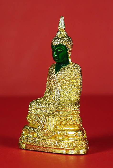 รูปหล่อพระแก้วมรกต (ฤดูหนาว) กะไหล่ทอง อุดมวลสารมงคล กล่องเดิมครับ 