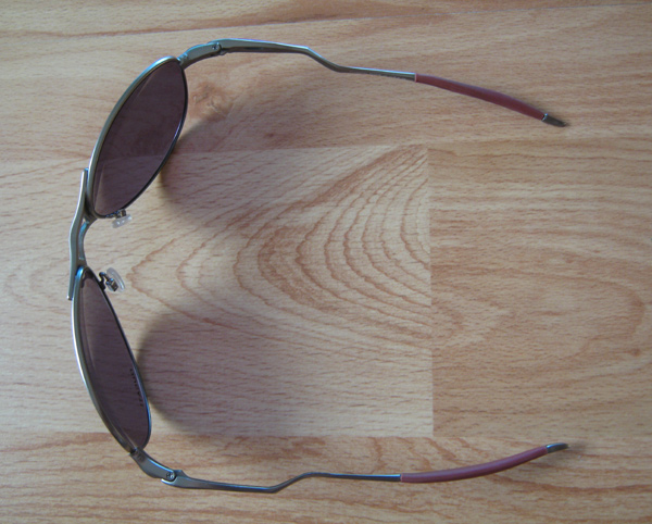 Oakley Ducati ไม่รู้ว่าแท้หรืองานเกรดAครับ วัดใจ