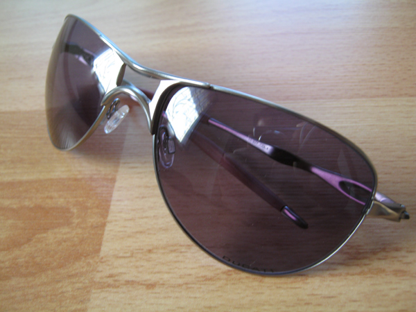 Oakley Ducati ไม่รู้ว่าแท้หรืองานเกรดAครับ วัดใจ