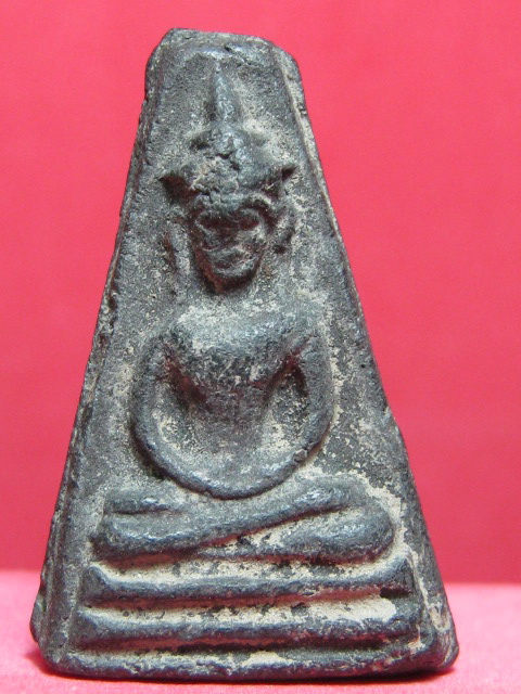 พระอู่ทองออกศึก"รุ่นจงอางศึก"เนื้อดำปี2510 (บูชาแทนผงสุพรรณได้เลยครับ)