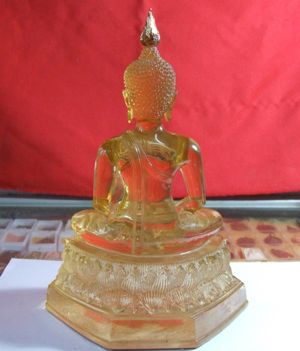 พระพุทธบูชาหลวงปู่ฤาษีลิงดำ วัดท่าซุง เนื้อแก้วสีน้ำผึงสวยมาก