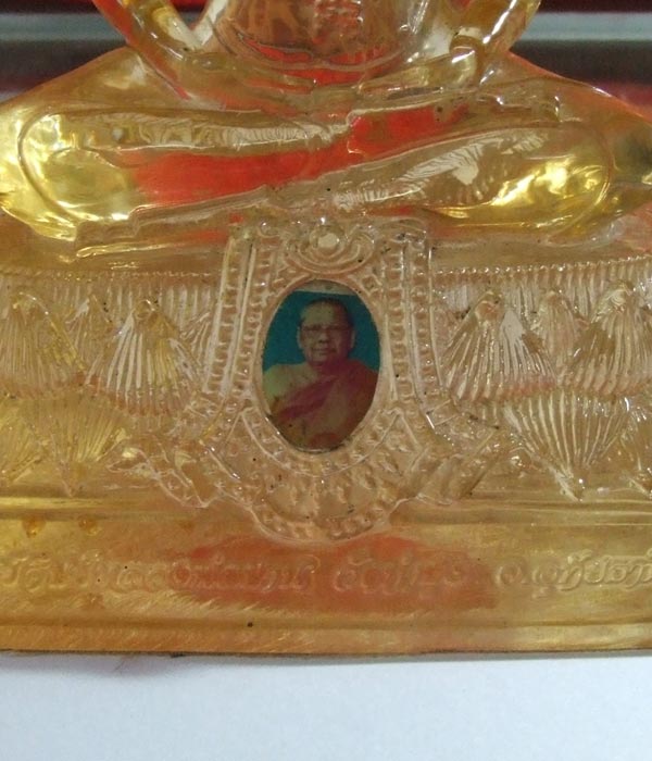 พระพุทธบูชาหลวงปู่ฤาษีลิงดำ วัดท่าซุง เนื้อแก้วสีน้ำผึงสวยมาก