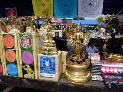 รุ่นปางปาฏิหารย์ คุ้มครองดวงชะตา ผู้ศรัทธา เนื้อ 3 เค กายดำ
