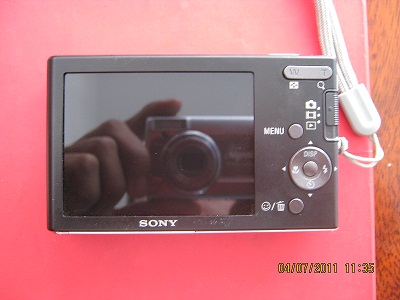 กล้องถ่ายรูปโซนี่ ใหม่ๆพร้อมคู่มือกล่องเดิมๆที่ชาตแบต เคาะเดียว 700.-
