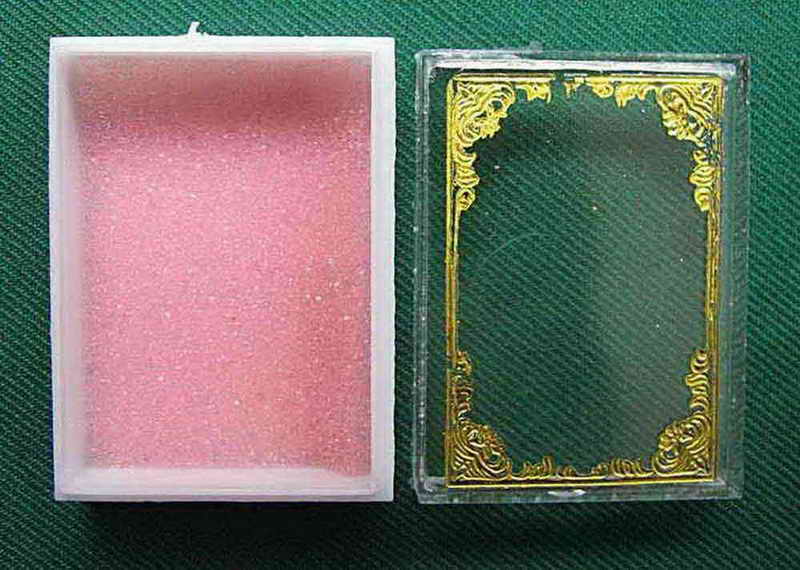 .....กล่องใส่พระเครื่องใหม่ๆๆๆๆเลยค่ะ100ใบค่ะ