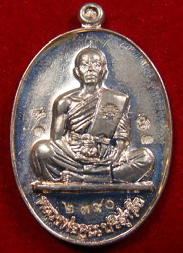 หลวงพ่อคูณ  พุทธคุณสยาม วัดใหม่อัมพวัน  ย้อนยุค 19 หลังแบบ 5 โค๊ด(แจก) 