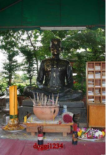 * * * วัดใจ * * * สมเด็จกรุขุนอินทประมูล พิมพ์ ๗ ชั้น คราบกระเทาะ . . . F