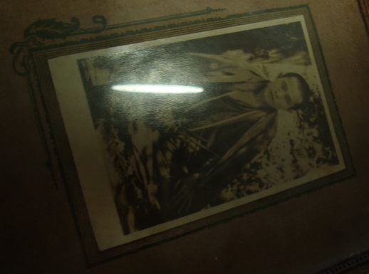 รูปถ่ายบูชาหลวงพ่อผินะตอนหนุ่ม ค่ะ
