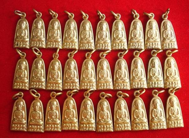 จัดให้วัดใจ ชุด 30องค์ เริ่ม 888.->> หลวงปู่ทวด ปี08 รุ่นทะเลซุง เนื้อกระไหร่ทอง + เนื้อทองแดง