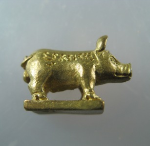 หมูมหาลาภปี38 เนื้อปลอกลูกปืน หลวงพ่อสาครวัดหนองกรับ ตัวที่ 2