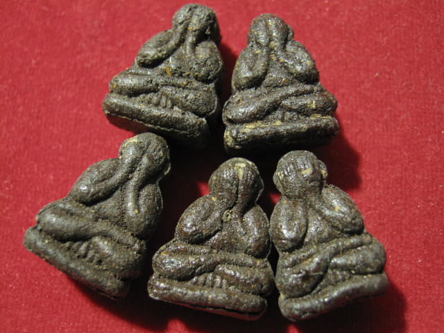 5 องค์ ปิดตาเนื้อชานหมาก มีฐา น หลวงปู่คำพัน ปี 33
